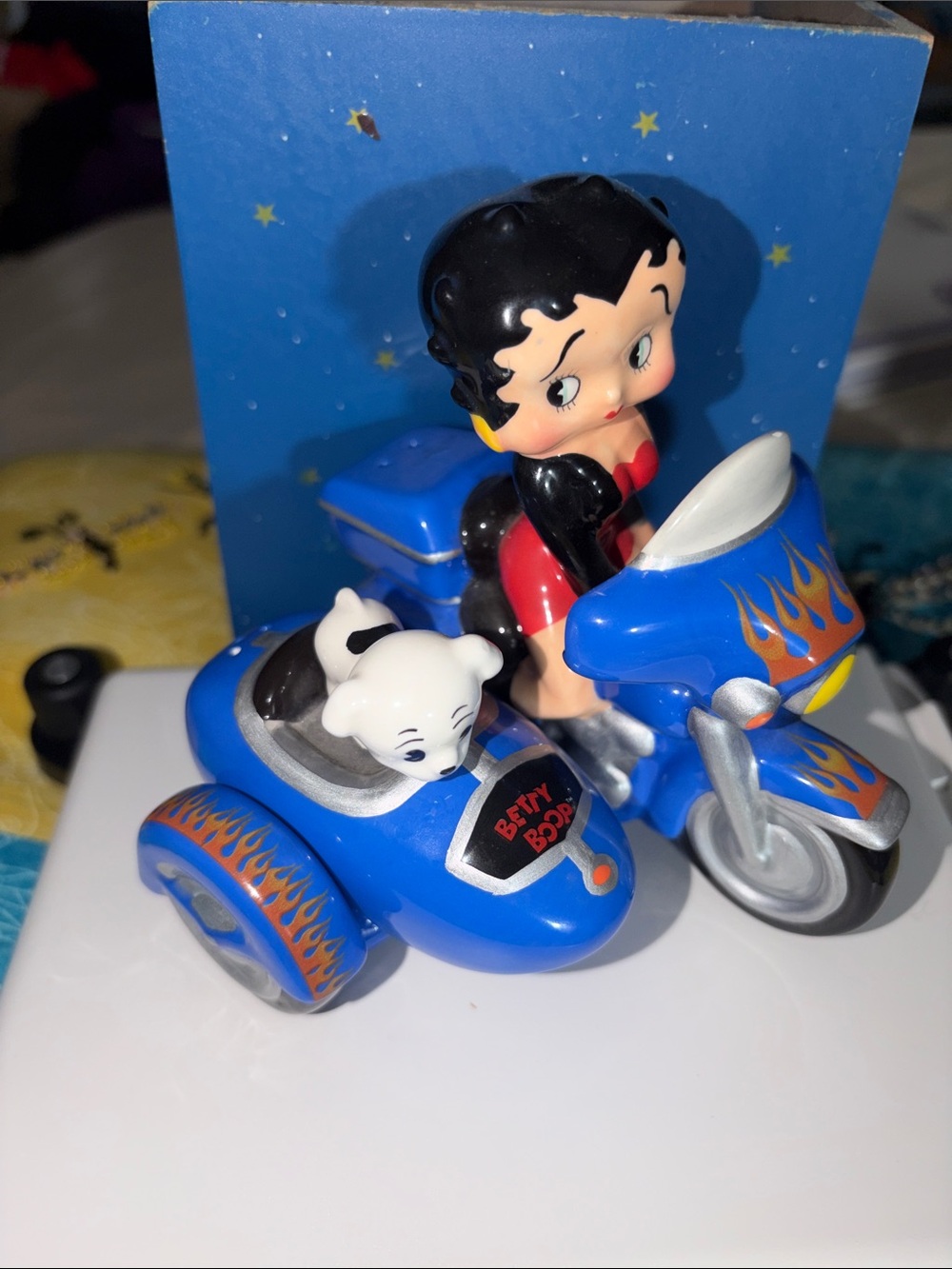 Betty Boop Blue & Red Motorcycle with Sidecar and White Dog 2000 salt & pepper